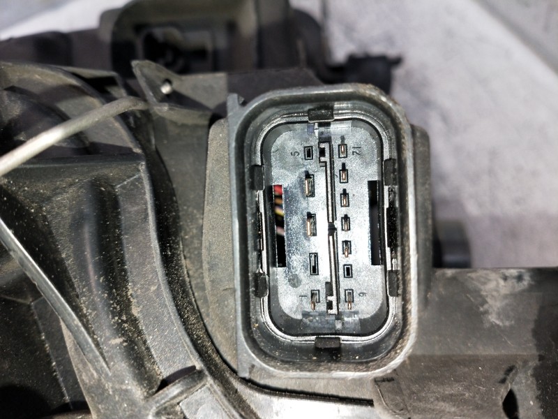 Recambio de faro izquierdo para bmw serie 1 berlina (e81/e87) referencia OEM IAM 6311719338702 89317591 