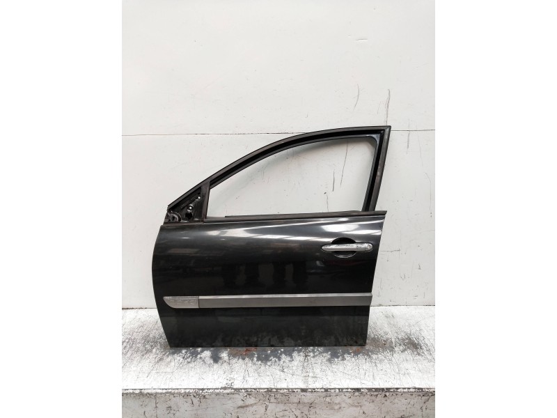 Recambio de puerta delantera izquierda para renault megane ii berlina 5p referencia OEM IAM   5P