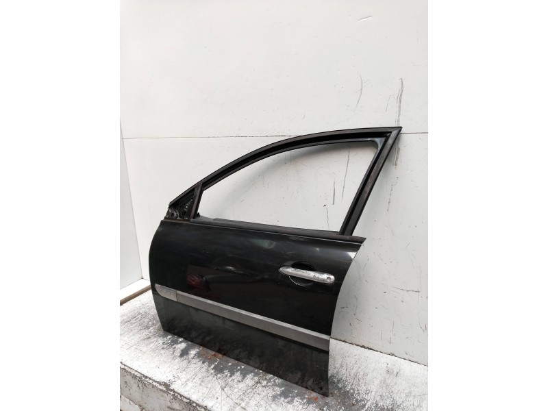 Recambio de puerta delantera izquierda para renault megane ii berlina 5p referencia OEM IAM   5P