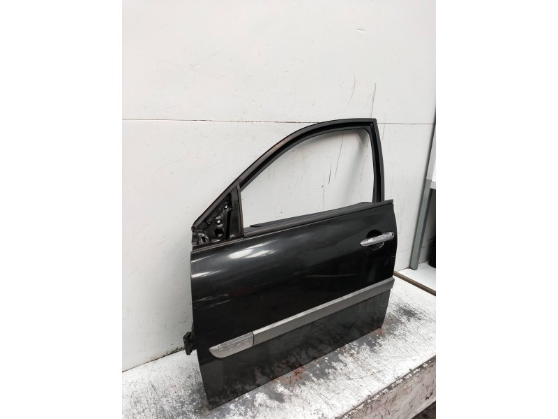 Recambio de puerta delantera izquierda para renault megane ii berlina 5p referencia OEM IAM   5P