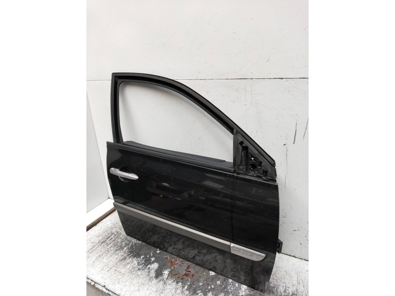 Recambio de puerta delantera derecha para renault megane ii berlina 5p referencia OEM IAM   5P