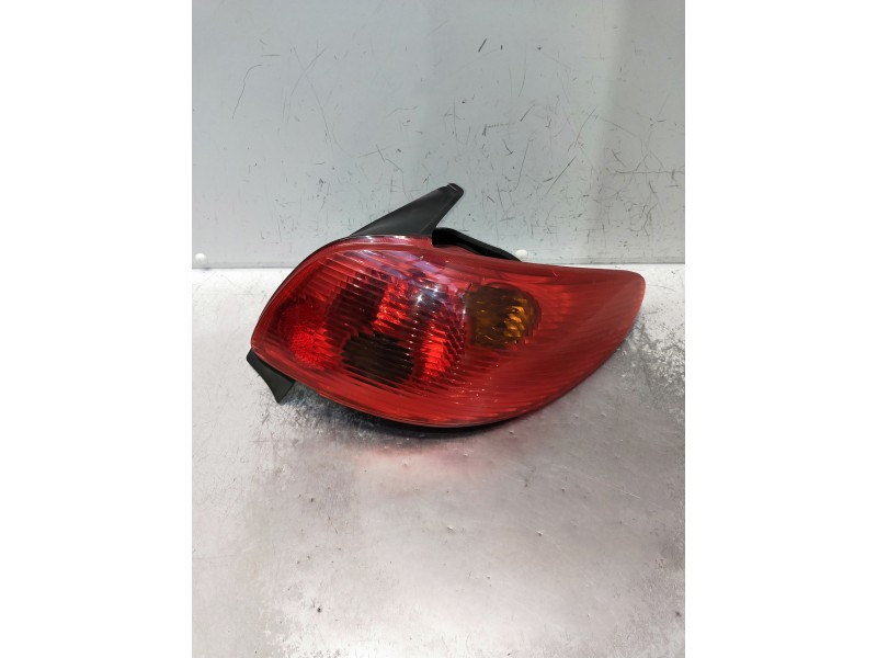 Recambio de piloto trasero izquierdo para peugeot 206 berlina referencia OEM IAM   