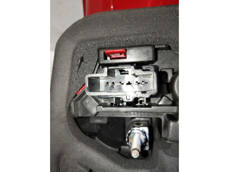 Recambio de piloto trasero izquierdo para peugeot 206 berlina referencia OEM IAM   