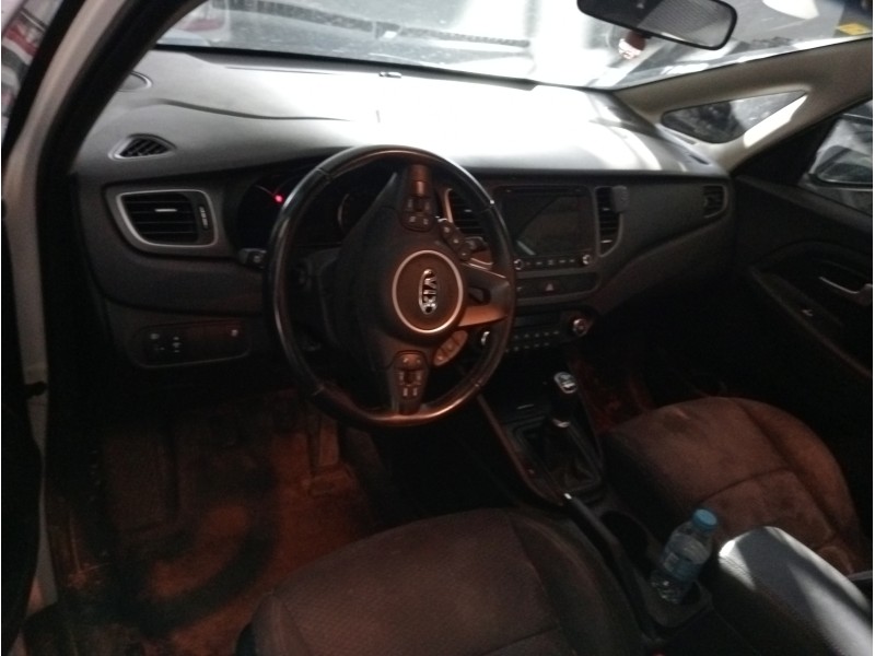 kia carens ( ) del año 2018