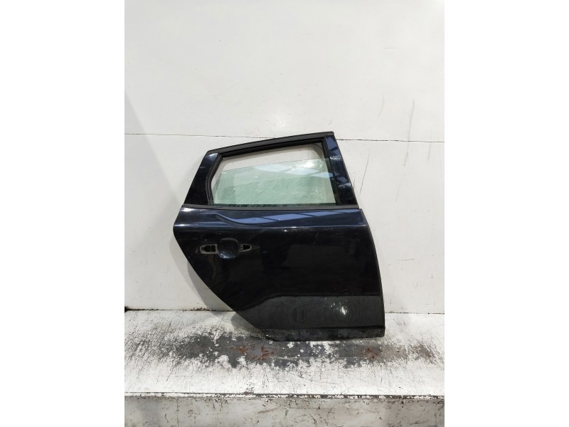 Recambio de puerta trasera derecha para volvo v40 referencia OEM IAM   5P