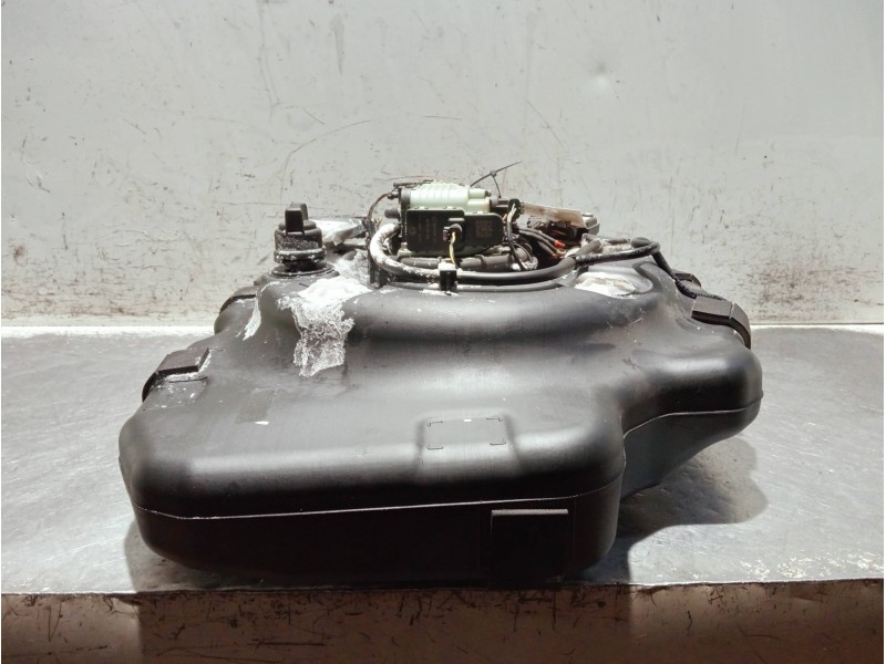Recambio de deposito combustible para porsche cayenne (typ 92aa) diesel referencia OEM IAM 7P0131878 1029909ZGS ADBLUE