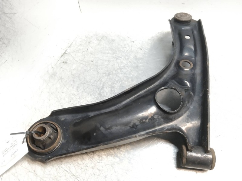 Recambio de brazo suspension inferior delantero derecho para peugeot 107 básico referencia OEM IAM   