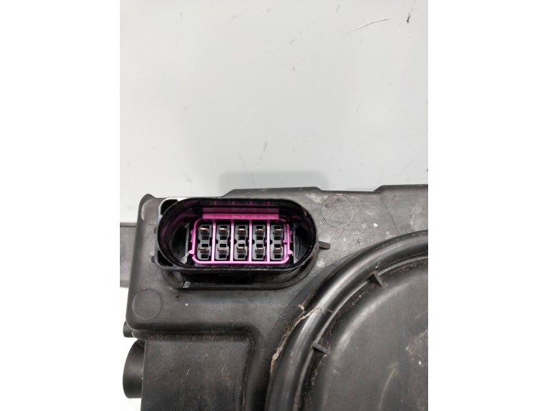 Recambio de faro derecho para volkswagen crafter caja cerrada referencia OEM IAM 2E1941005 90682008 1ER01159201