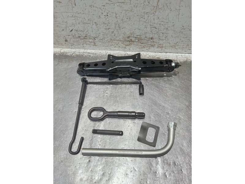 Recambio de gato para audi a3 sedán (8vm) referencia OEM IAM 8V0011031  