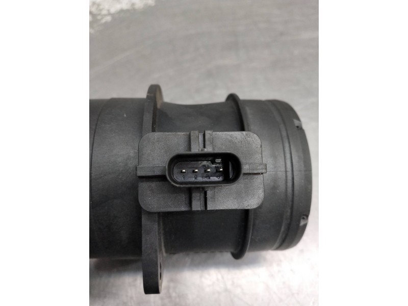 Recambio de caudalimetro para volkswagen crafter caja cerrada referencia OEM IAM  03L906461A 