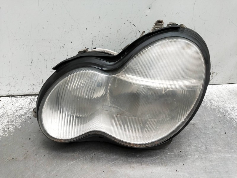Recambio de faro izquierdo para mercedes clase c (w203) berlina referencia OEM IAM   