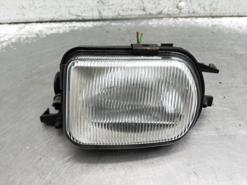 Recambio de faro antiniebla derecho para mercedes clase c (w203) berlina referencia OEM IAM   