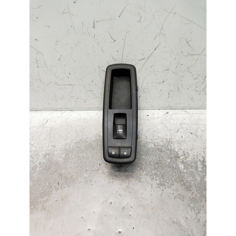 Recambio de mando elevalunas delantero derecho para chrysler voyager (rg) 2.8 crd cat referencia OEM IAM 68029178AA 10001746 5P