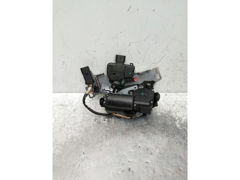 Recambio de motor cierre centralizado trasero derecho para chrysler voyager (rg) 2.8 crd cat referencia OEM IAM B0710131190 2500