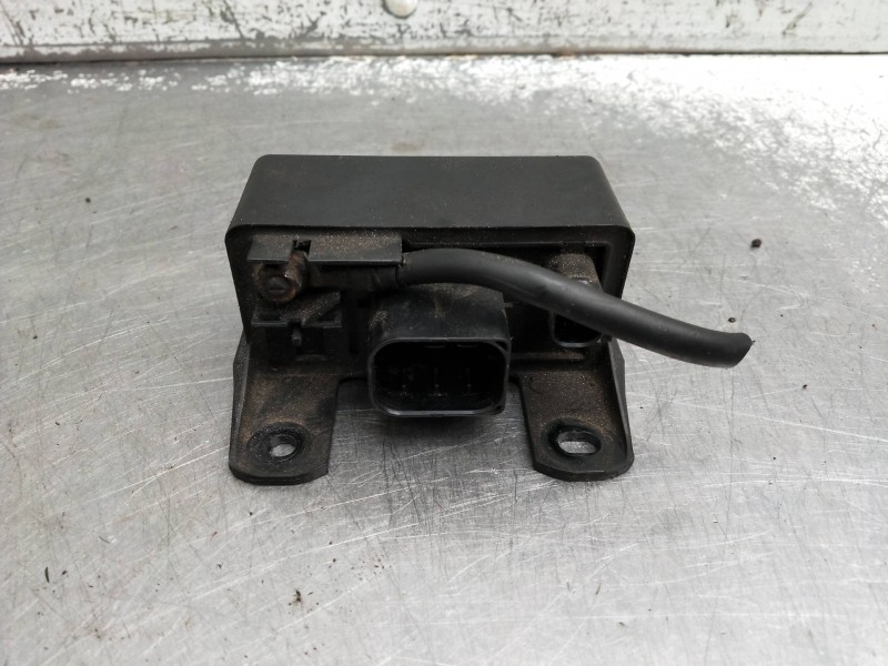 Recambio de caja precalentamiento para mercedes clase c (w203) berlina referencia OEM IAM PA6GF30  