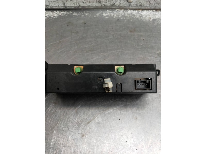 Recambio de pantalla multifuncion para opel corsa b referencia OEM IAM 90437127 5WK7456 SIEMENS