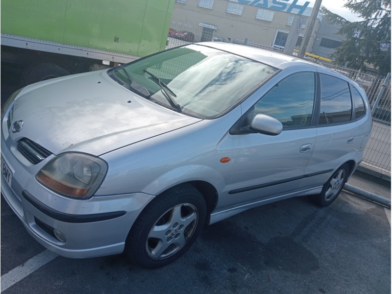 nissan almera tino (v10m) del año 2001