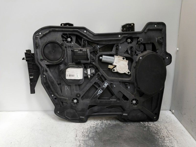 Recambio de elevalunas delantero izquierdo para chrysler voyager (rg) 2.8 crd cat referencia OEM IAM 20075604780 3015750 0009003