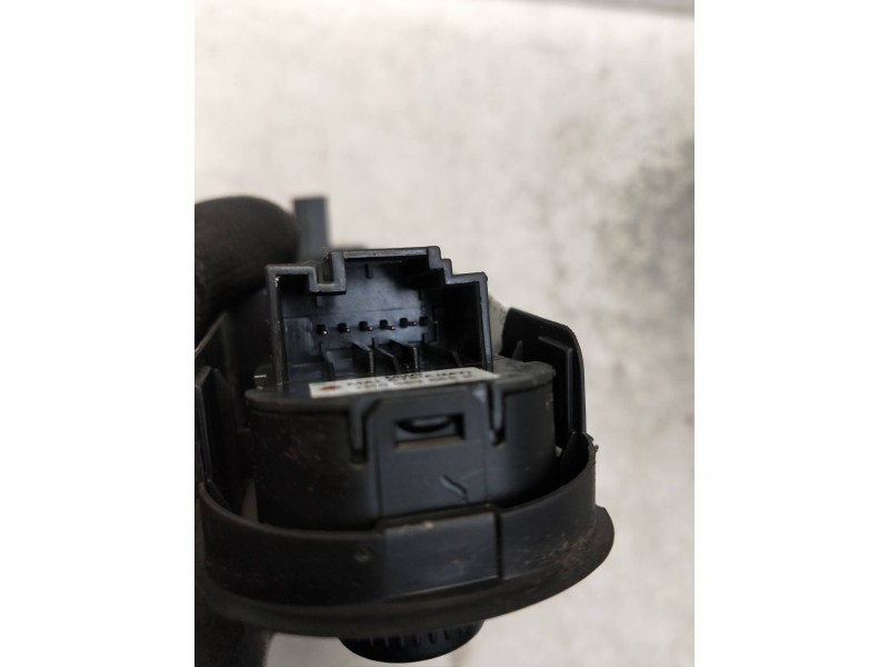 Recambio de mando elevalunas delantero izquierdo para volkswagen golf vi (5k1) advance referencia OEM IAM 1K3959857A 1K0959565K 