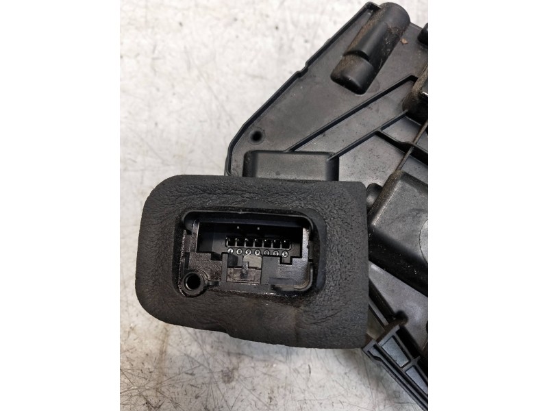 Recambio de motor cierre centralizado delantero derecho para volkswagen golf vi (5k1) advance referencia OEM IAM 5K1837016B  