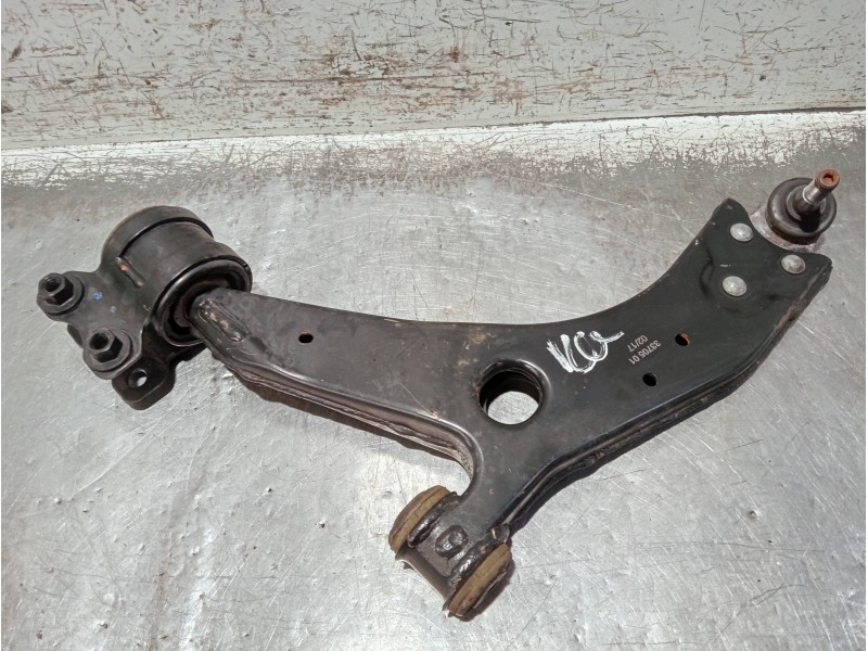 Recambio de brazo suspension inferior delantero izquierdo para volvo v50 familiar referencia OEM IAM 3370501  