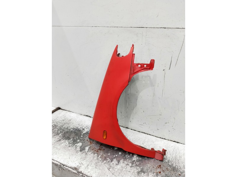 Recambio de aleta delantera derecha para volkswagen polo berlina (6n1) referencia OEM IAM   