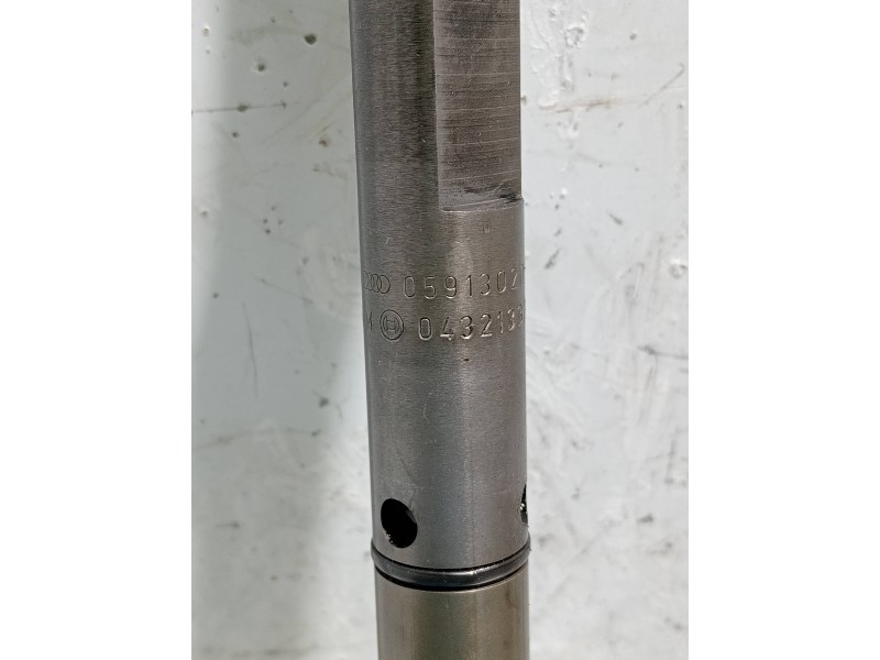 Recambio de inyector para audi a4 avant (8e) referencia OEM IAM 0432133795 059130201F BOSCH