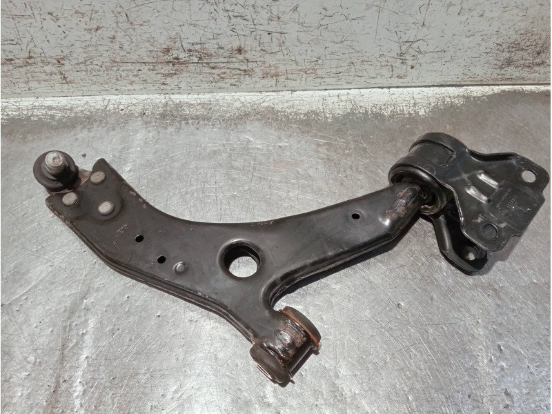 Recambio de brazo suspension inferior delantero derecho para volvo v40 referencia OEM IAM   