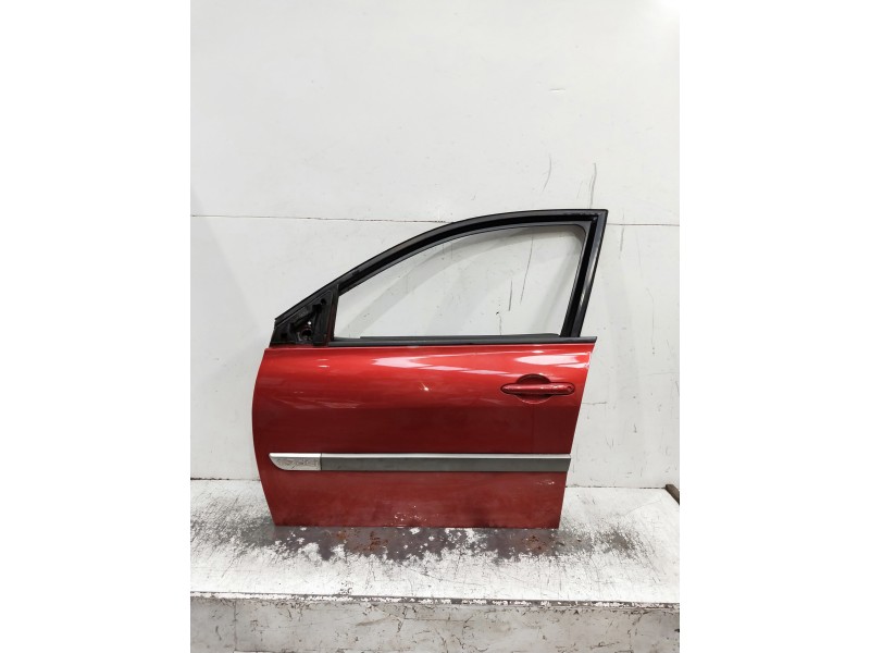 Recambio de puerta delantera izquierda para renault megane ii berlina 5p referencia OEM IAM   5P
