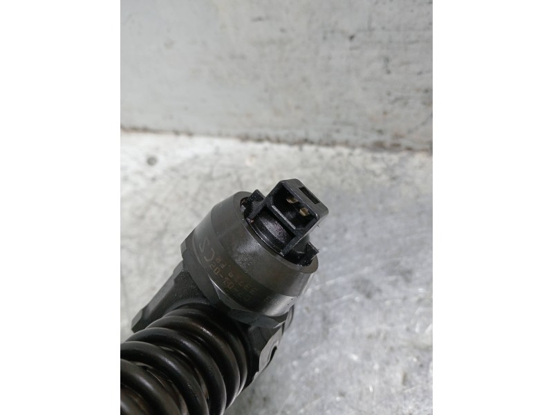 Recambio de inyector para volkswagen caddy ka/kb (2k) kombi referencia OEM IAM 0414720313 038130073BN BOSCH