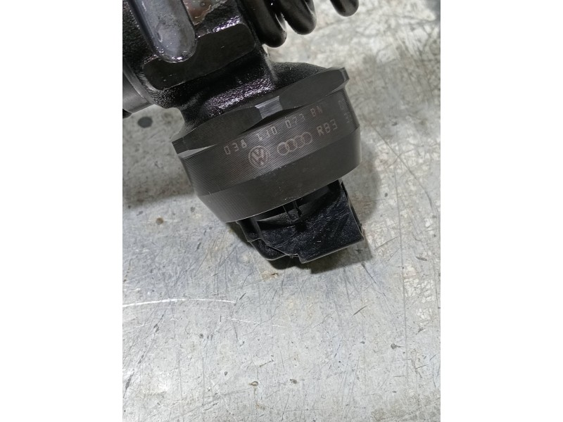Recambio de inyector para volkswagen caddy ka/kb (2k) kombi referencia OEM IAM 0414720313 038130073BN BOSCH