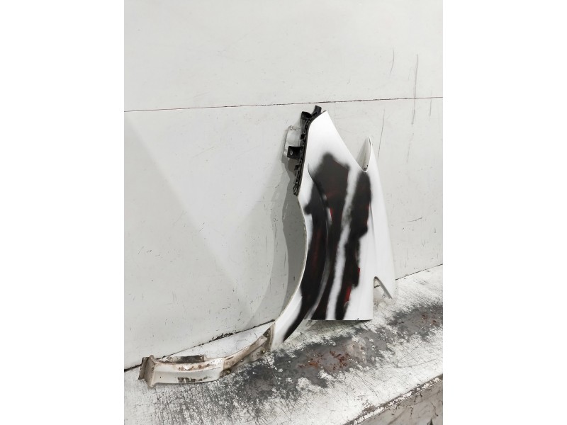 Recambio de aleta delantera izquierda para mercedes sprinterii caja cerrada (desde 01.06) referencia OEM IAM   