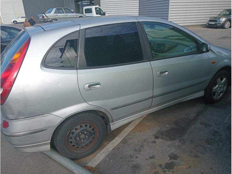 nissan almera tino (v10m) del año 2001