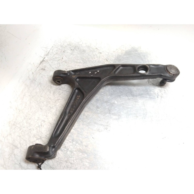 Recambio de brazo suspension inferior delantero izquierdo para peugeot 205 berlina 1.8 turbodiesel cat referencia OEM IAM   