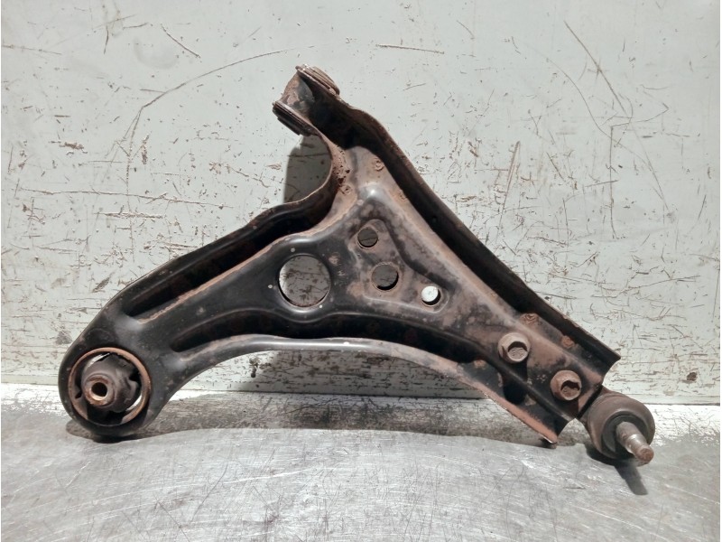 Recambio de brazo suspension inferior delantero derecho para chevrolet kalos referencia OEM IAM   