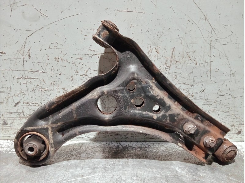 Recambio de brazo suspension inferior delantero izquierdo para chevrolet kalos referencia OEM IAM   