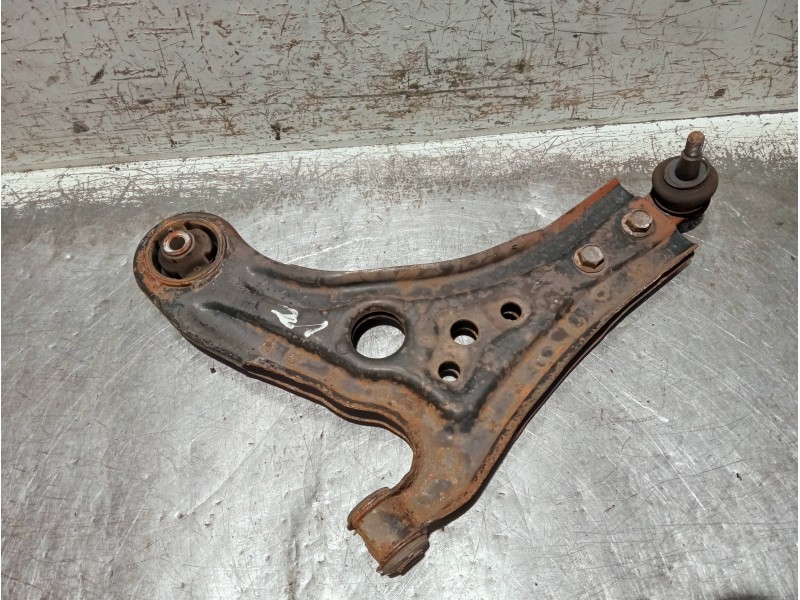 Recambio de brazo suspension inferior delantero izquierdo para chevrolet kalos referencia OEM IAM   