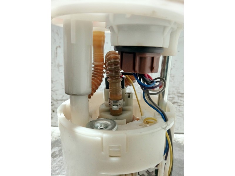 Recambio de bomba combustible para chevrolet kalos referencia OEM IAM 96447642  