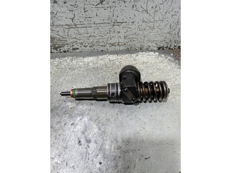Recambio de inyector para volkswagen caddy ka/kb (2k) kombi referencia OEM IAM 0414720313 038130073BN BOSCH