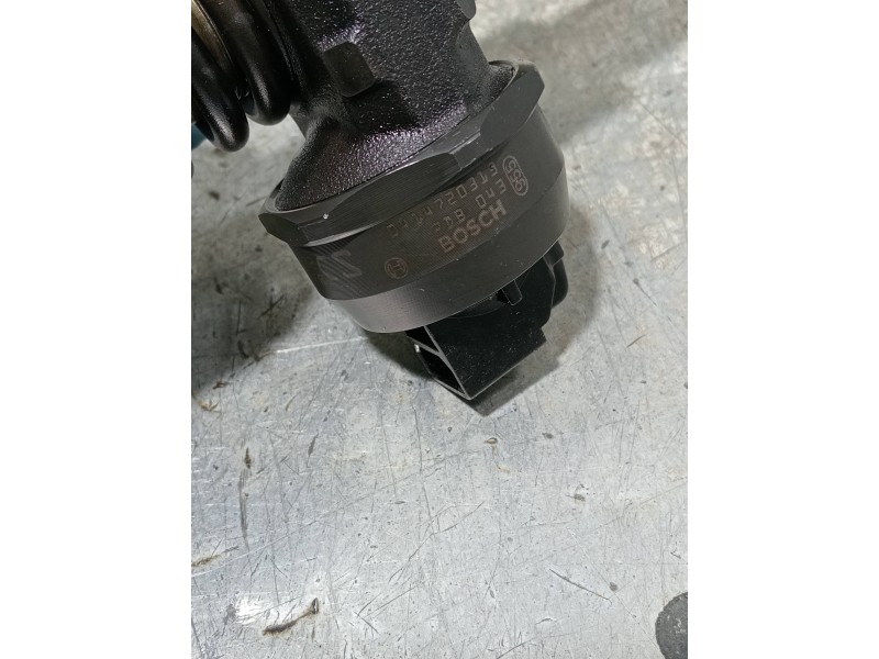 Recambio de inyector para volkswagen caddy ka/kb (2k) kombi referencia OEM IAM 0414720313 038130073BN BOSCH