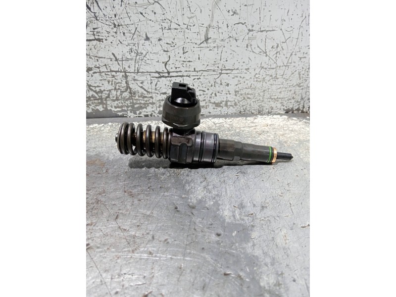 Recambio de inyector para volkswagen caddy ka/kb (2k) kombi referencia OEM IAM 0414720313 038130073BN BOSCH