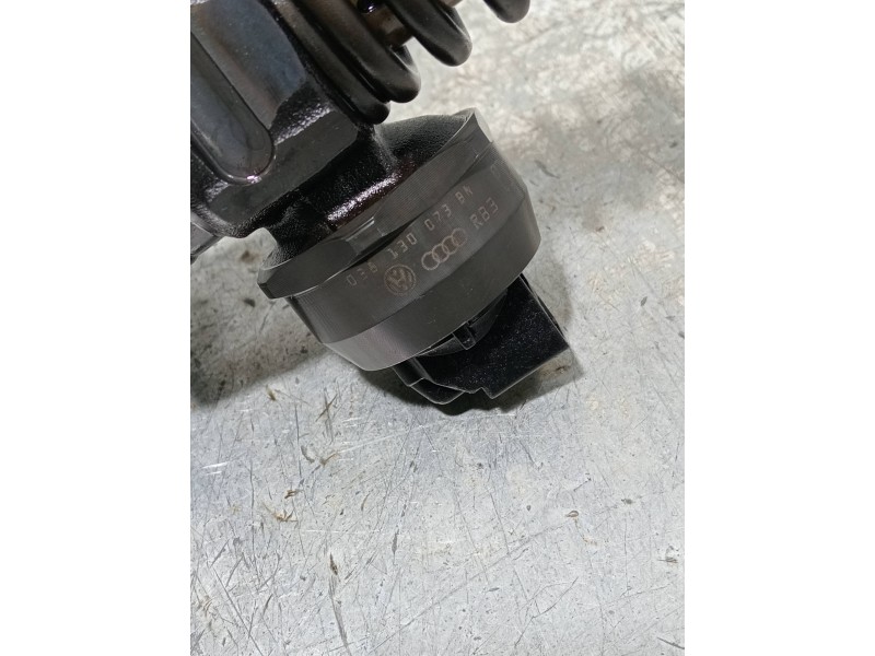 Recambio de inyector para volkswagen caddy ka/kb (2k) kombi referencia OEM IAM 0414720313 038130073BN BOSCH