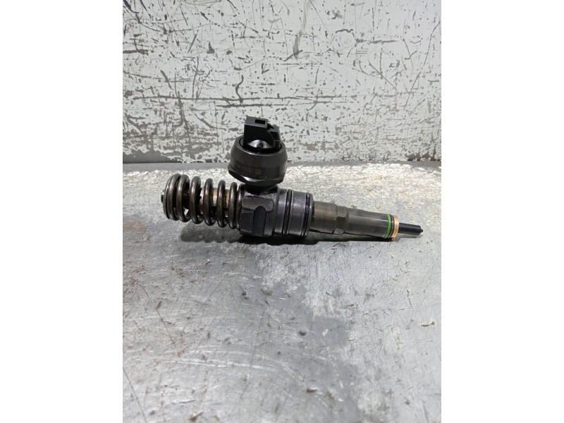 Recambio de inyector para volkswagen caddy ka/kb (2k) kombi referencia OEM IAM 0414720313 038130073BN BOSCH