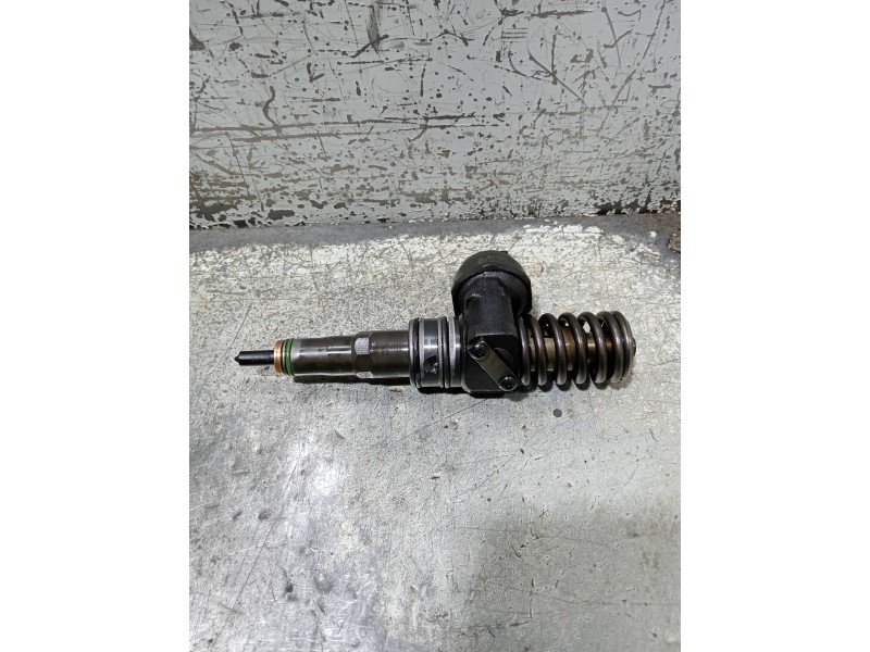 Recambio de inyector para volkswagen caddy ka/kb (2k) kombi referencia OEM IAM 0414720313 038130073BN BOSCH