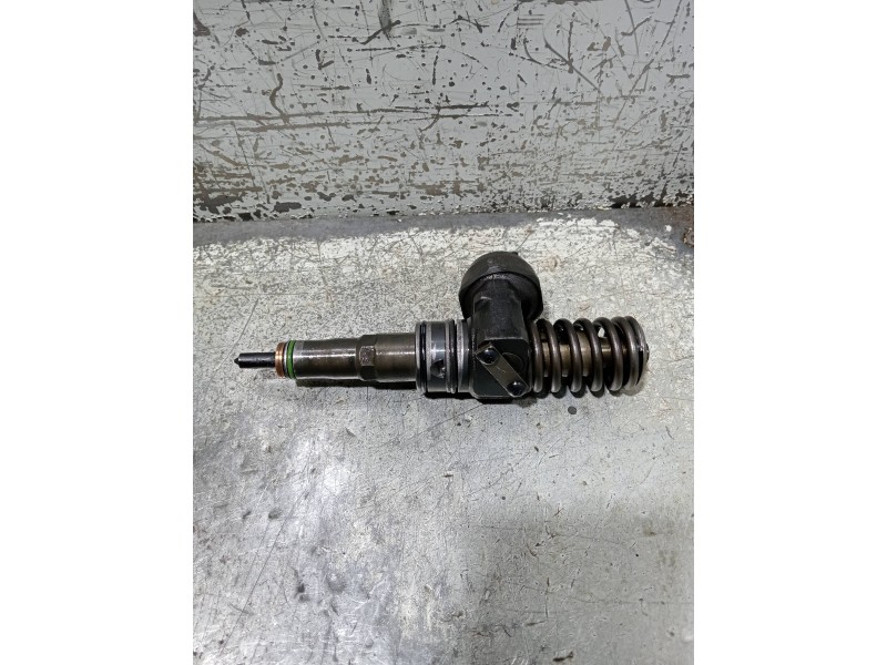 Recambio de inyector para volkswagen caddy ka/kb (2k) kombi referencia OEM IAM 0414720313 038130073BN BOSCH