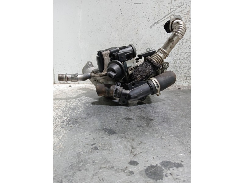 Recambio de valvula egr para ford c-max trend referencia OEM IAM 9671187780 70215615 