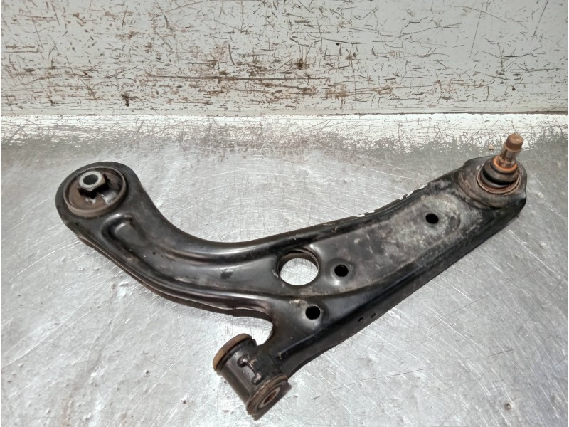 Recambio de brazo suspension inferior delantero izquierdo para fiat 500 312 1.0 hybrid referencia OEM IAM 00520139620  