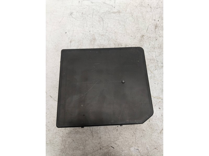 Recambio de caja reles / fusibles para nissan cabstar 09.06 referencia OEM IAM   