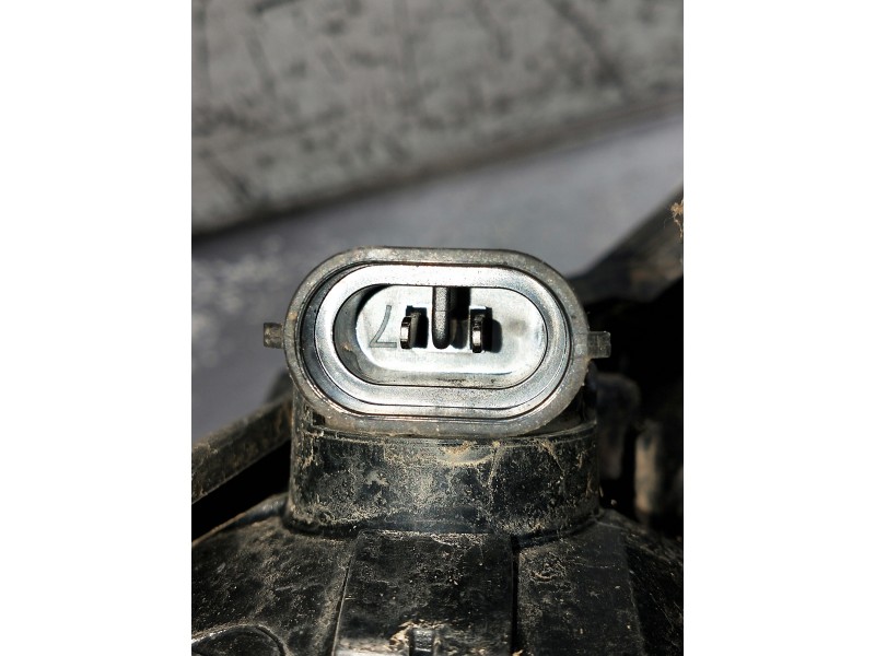 Recambio de faro antiniebla derecho para kia sportage referencia OEM IAM   