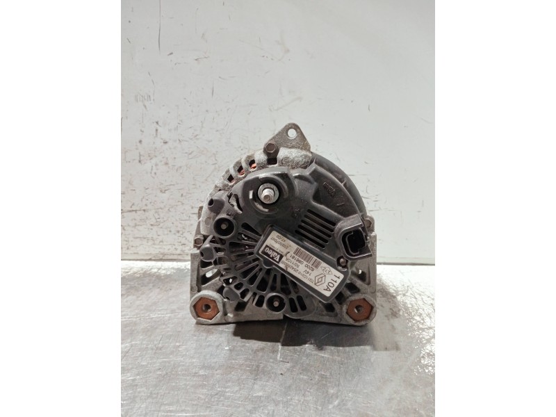 Recambio de alternador para renault megane ii berlina 5p referencia OEM IAM 8200086161 2542663B TG11C010